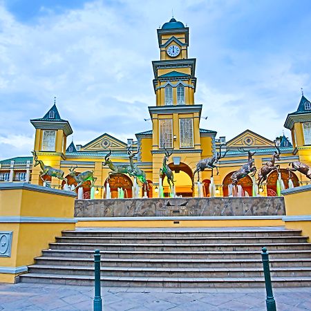 Gold Reef City Theme Park Hotel Йоханнесбург Экстерьер фото