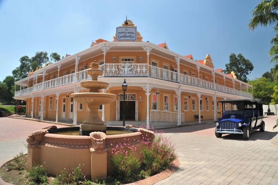 Gold Reef City Theme Park Hotel Йоханнесбург Экстерьер фото